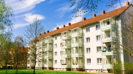 Sanierter Plattenbau